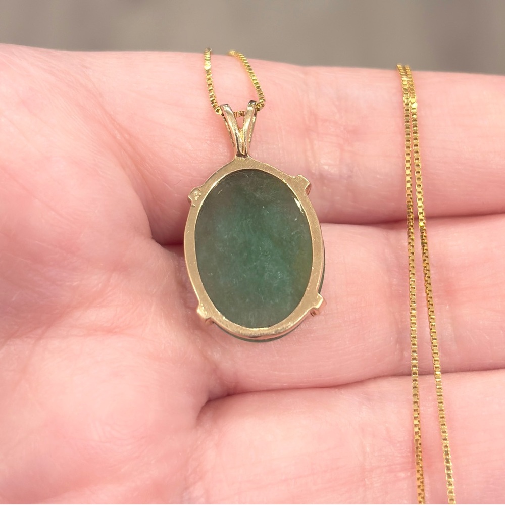 Vintage 14K Gold Jadeite Necklace - Elegant Oval Cabochon Pendant - Picture 11 of 14